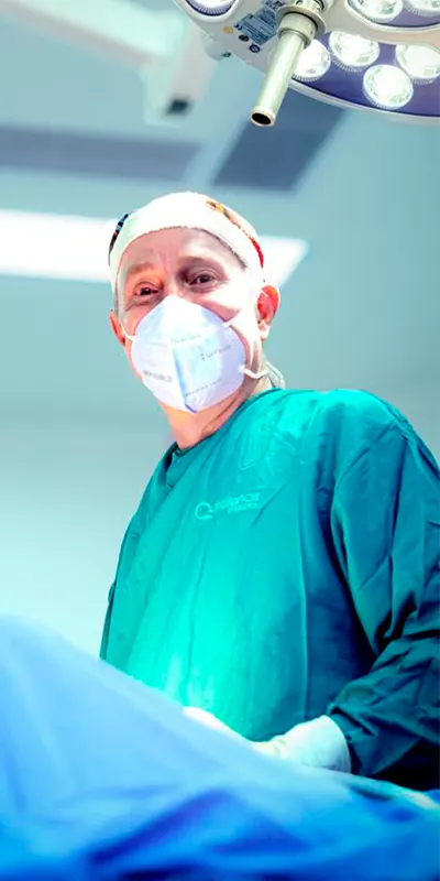 Img-cirujano-plastico-en-medellin-Nosotros-1